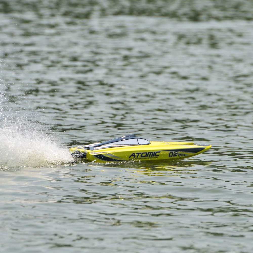 VOLANTEXRC Atomic 40mph RC Boat With Auto Roll Back And ABS Unibody Blow Plastic Hull RTR Yellow